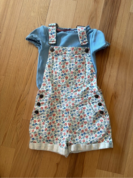 Mini Boden Other - Mini Boden White Floral Short Overalls with Blue Tee
